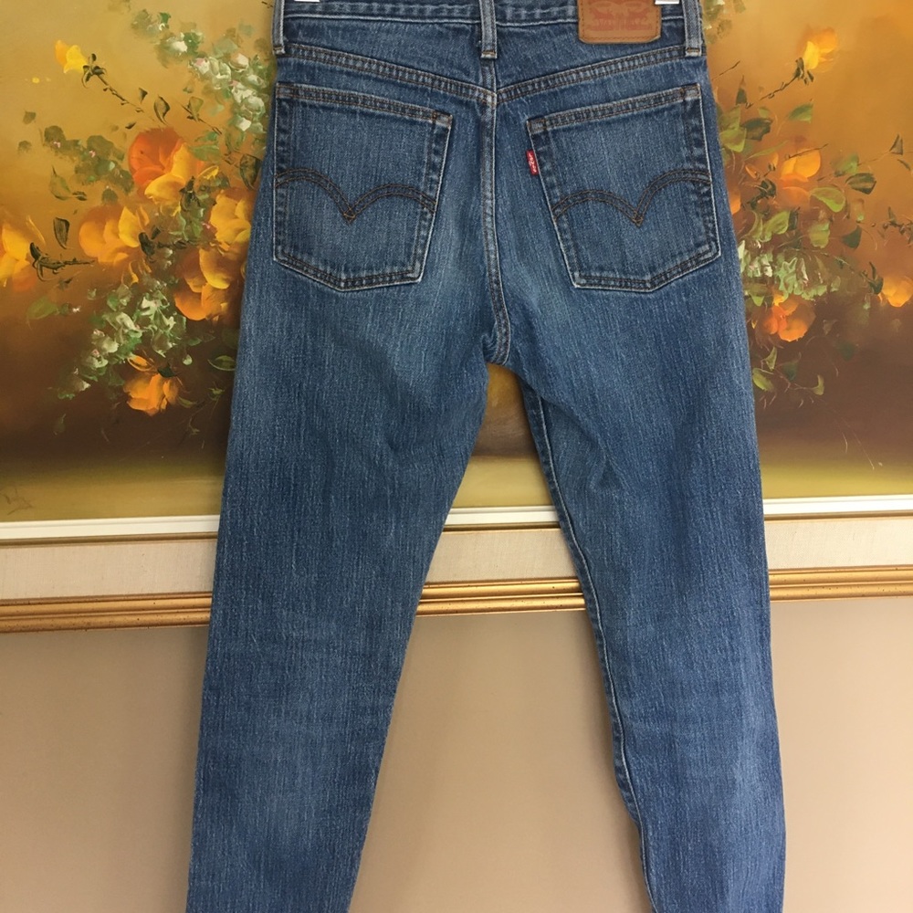 Levi's Women Cropped Raw Hem Skinny Jeans - Medium Blue Denim